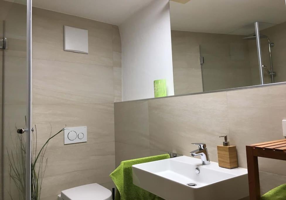 Relax.Land - Apart Grinzens 90Qm Ferienwohnung מראה חיצוני תמונה